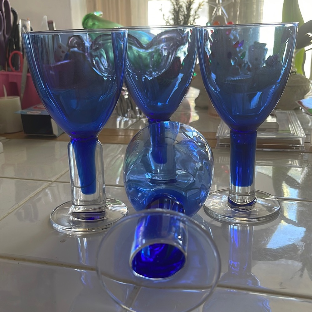 Set of four stunning cobalt blue stemmed goblets